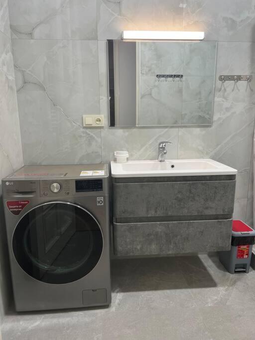 Spacious 2 Bedrooms In The Center Of Yerevan Exterior foto