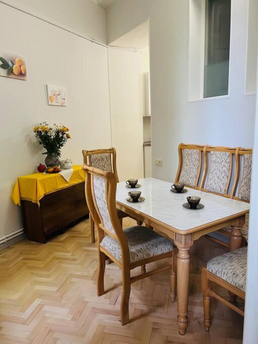 Spacious 2 Bedrooms In The Center Of Yerevan Exterior foto