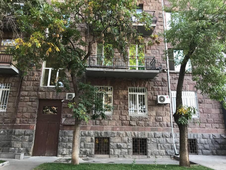 Spacious 2 Bedrooms In The Center Of Yerevan Exterior foto