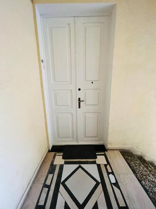 Spacious 2 Bedrooms In The Center Of Yerevan Exterior foto