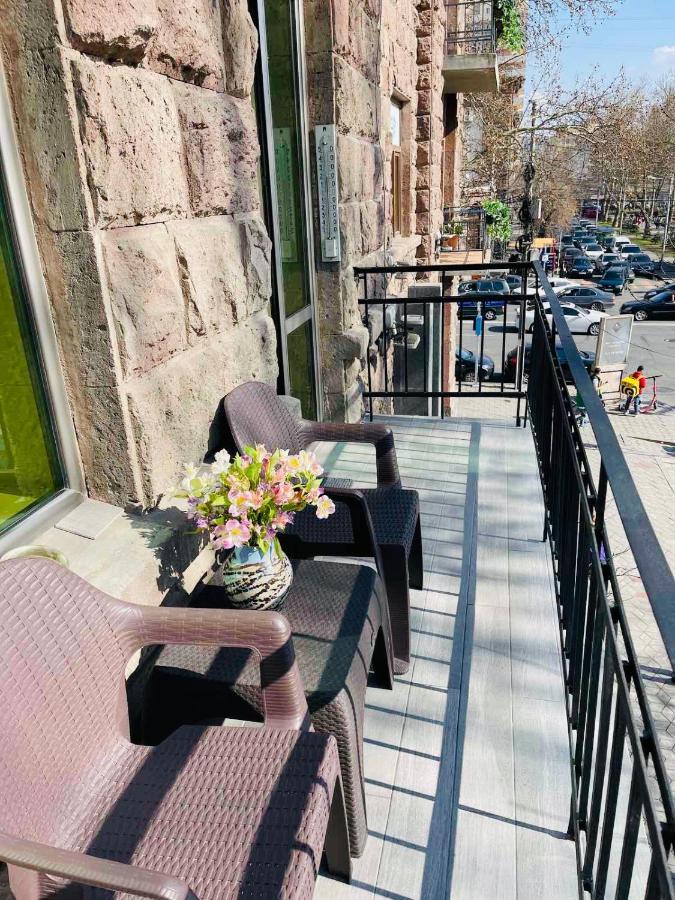 Spacious 2 Bedrooms In The Center Of Yerevan Exterior foto